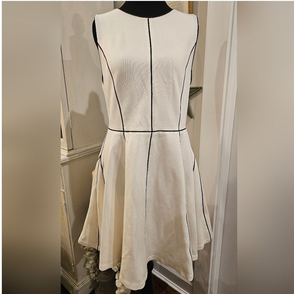 ALICE+OLIVIA M White LWD Contrast-Trim Sleeveless Skater Dress‎ Wedding Graduate